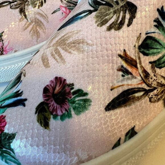 Guess Pink Floral Slip-On Sneakers - Picture 4 of 11